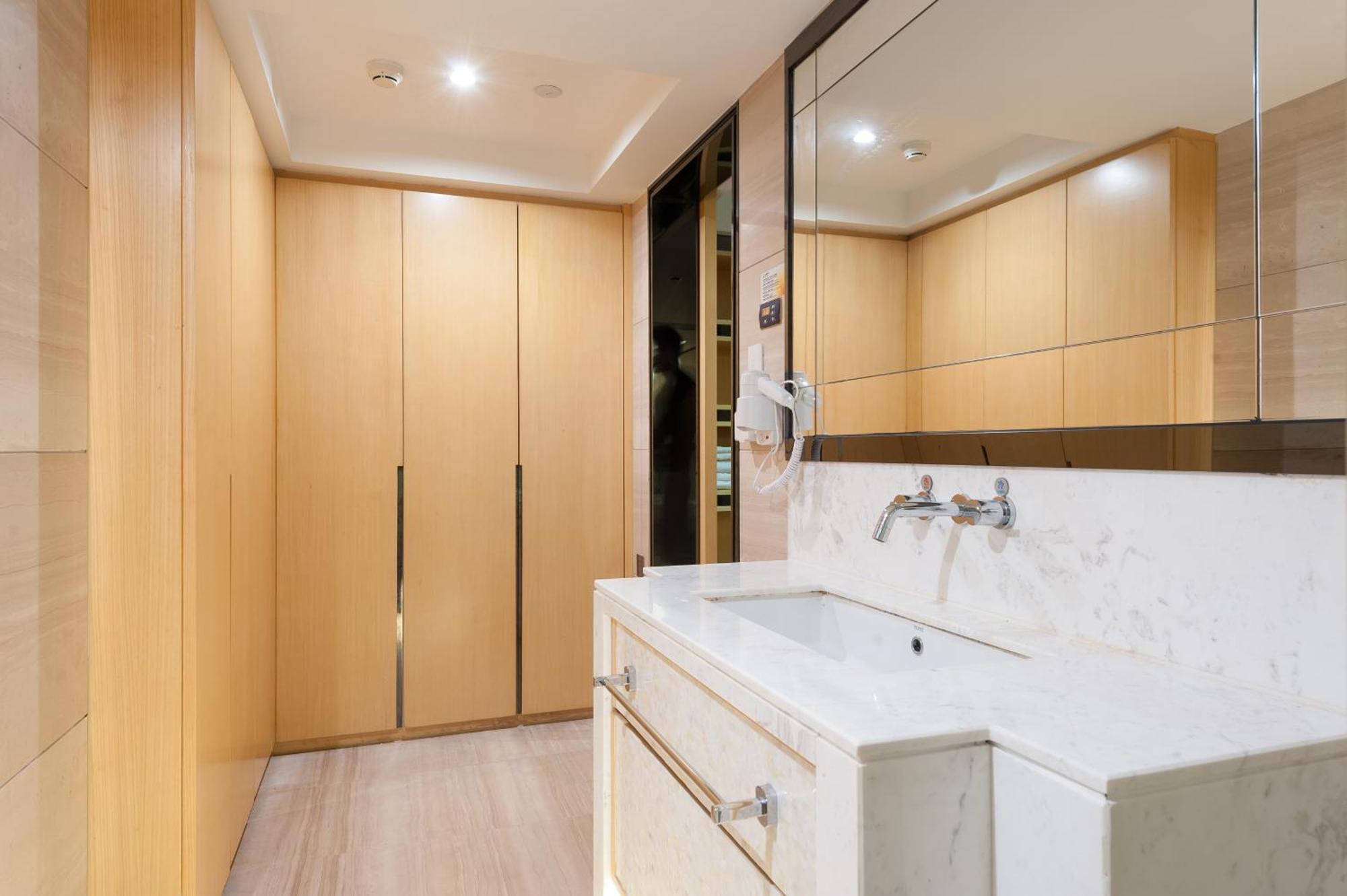 Qingman Apartment Guangzhou Zhujiang New Town East Railway Station Branch Bagian luar foto